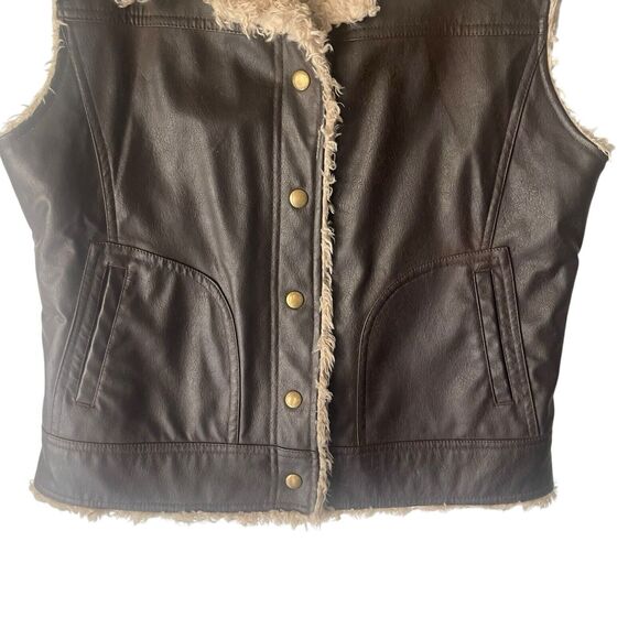 Maurices Y2k Size Large Penny Lane Retro Faux Leather Brown Button Up Vest - Picture 3 of 7